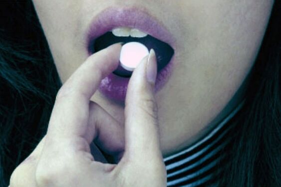 Prendre des médicaments spéciaux pour le traitement des helminthiases